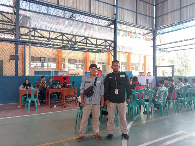 Panwaslu Kecamatan Mrebet Awasi Perekaman KTP-El di SMKN 2 Purbalingga