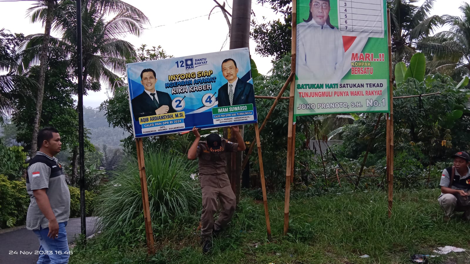 Sebelum Masa Kampanye, Panwaslucam Karangmoncol dan Satpol PP Tertibkan 2 kali APS Melanggar