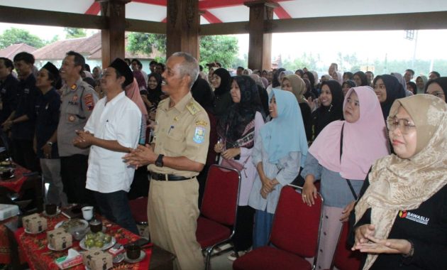 Panwaslu Kecamatan Bojongsari Beri Sosialisasi Pengawasan Partisipatif pada Masyarakat saat Kirab Pemilu