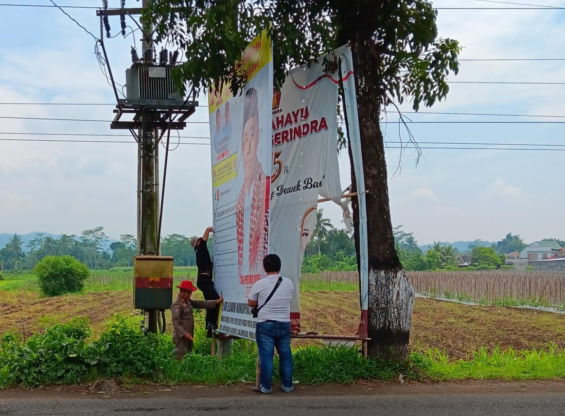 Tertibkan APK 2 Hari, Panwaslucam Bojongsari: Pelanggar Masih Ajeg