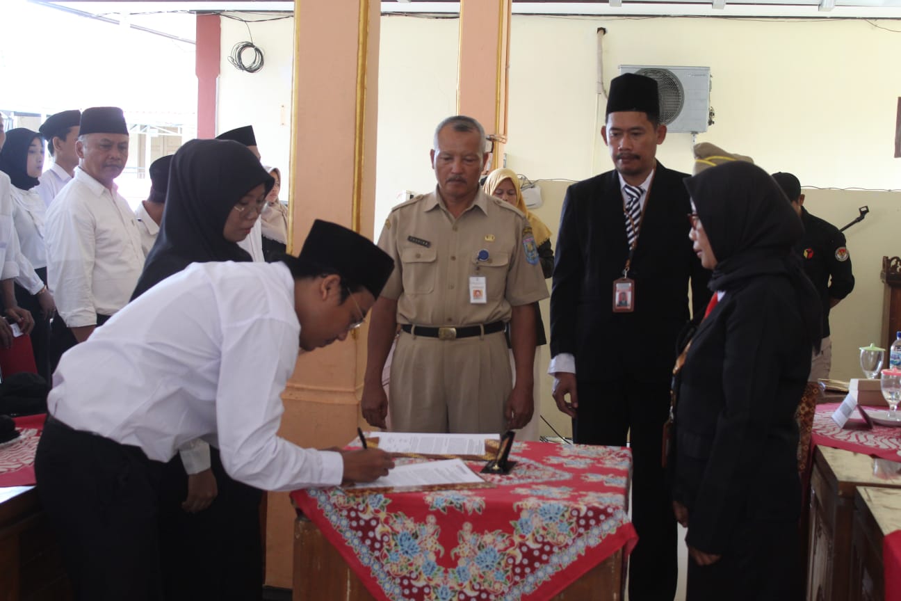 Usai Dilantik, 111 Pengawas TPS Kertanegara Komitmen Jaga Integritas Pemilu