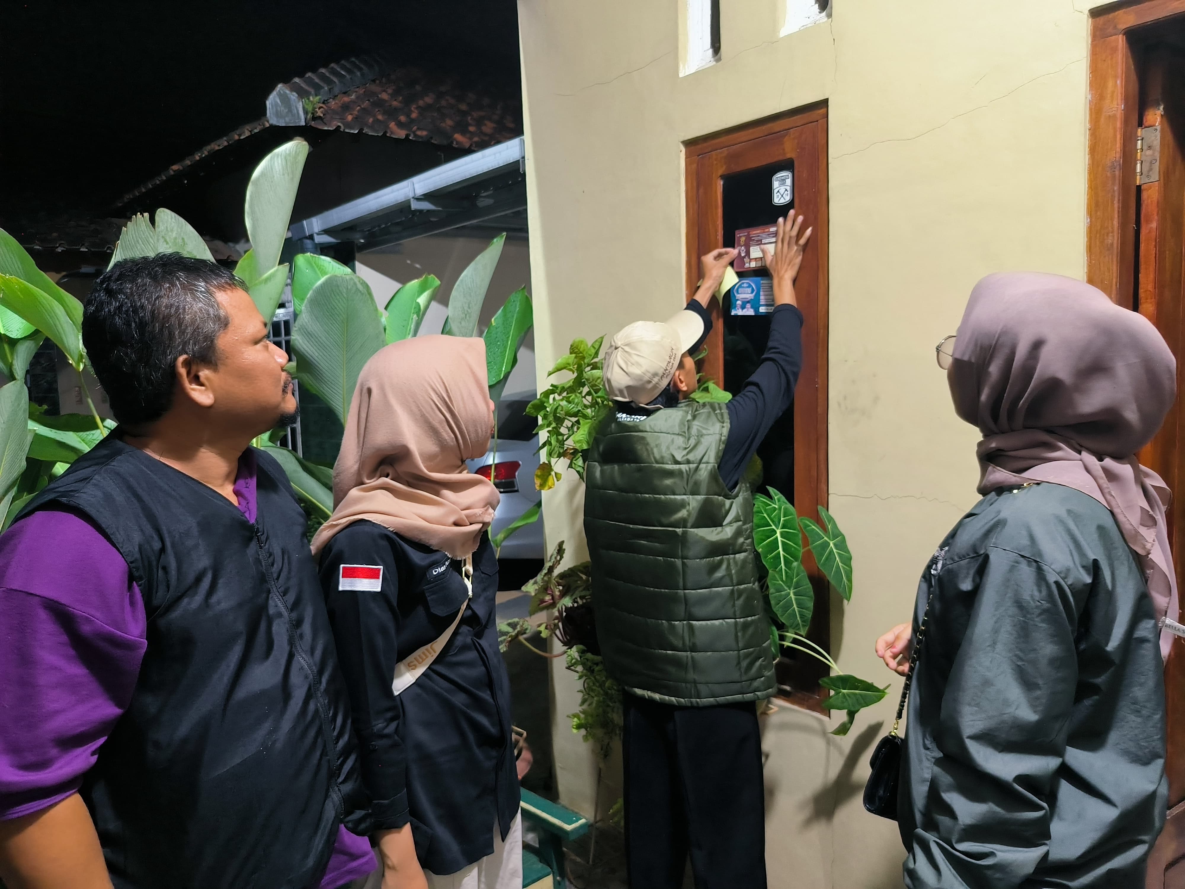 Hari Kedua, Panwaslucam Padamara Awasi Coklit Kediaman Ketua MUI Purbalingga 