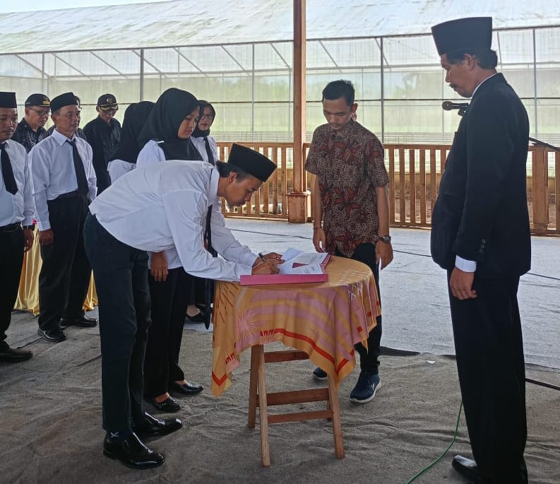 11 Panwaslu Desa Dilantik Di Kertanegara