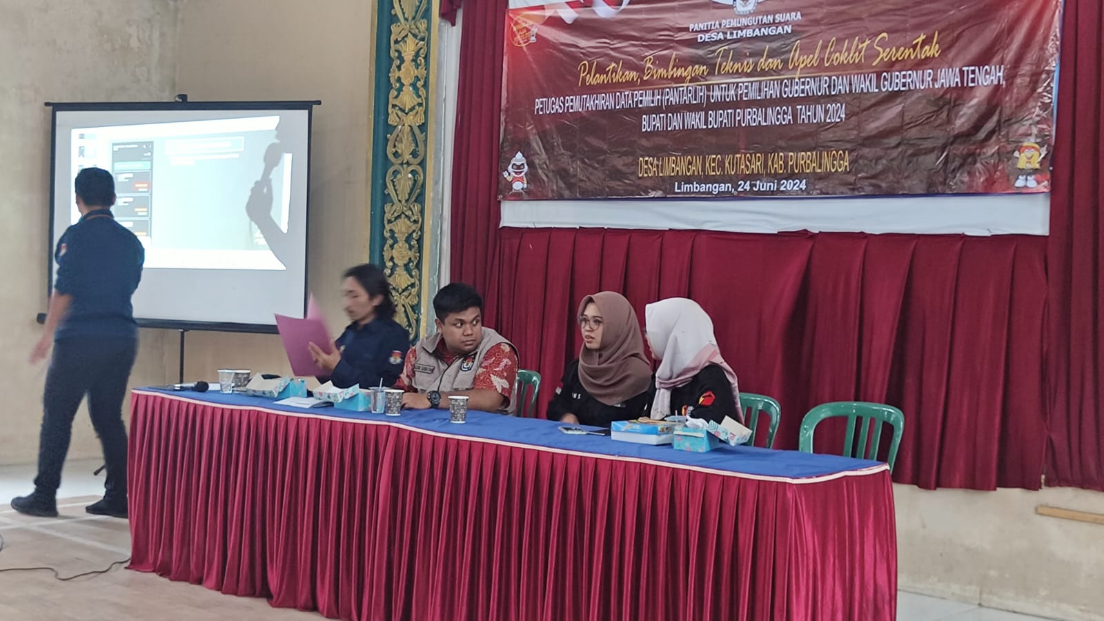 Pengawas Pemilu di Kutasari Pantau Pelantikan dan Bimtek Pantarlih