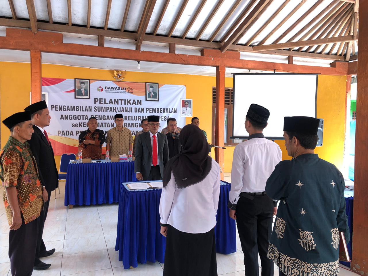 Panwaslu Kecamatan Karangmoncol, Lantik 11 PKD Pilkada Serentak 2024