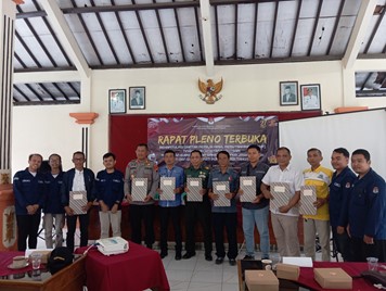 Panwascam Bobotsari Sampaikan Tanggapan Perubahan Data Pemilih dalam Rapat Pleno Terbuka DPHP