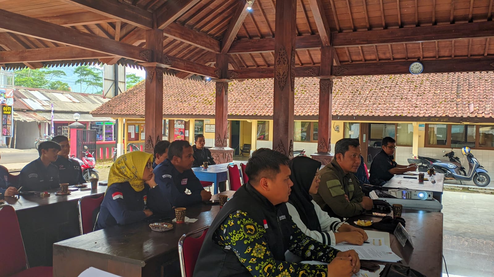 Panwaslu Karangjambu Temukan Ketidaksesuaian Data Pemilih dalam Rapat Pleno DPSHP