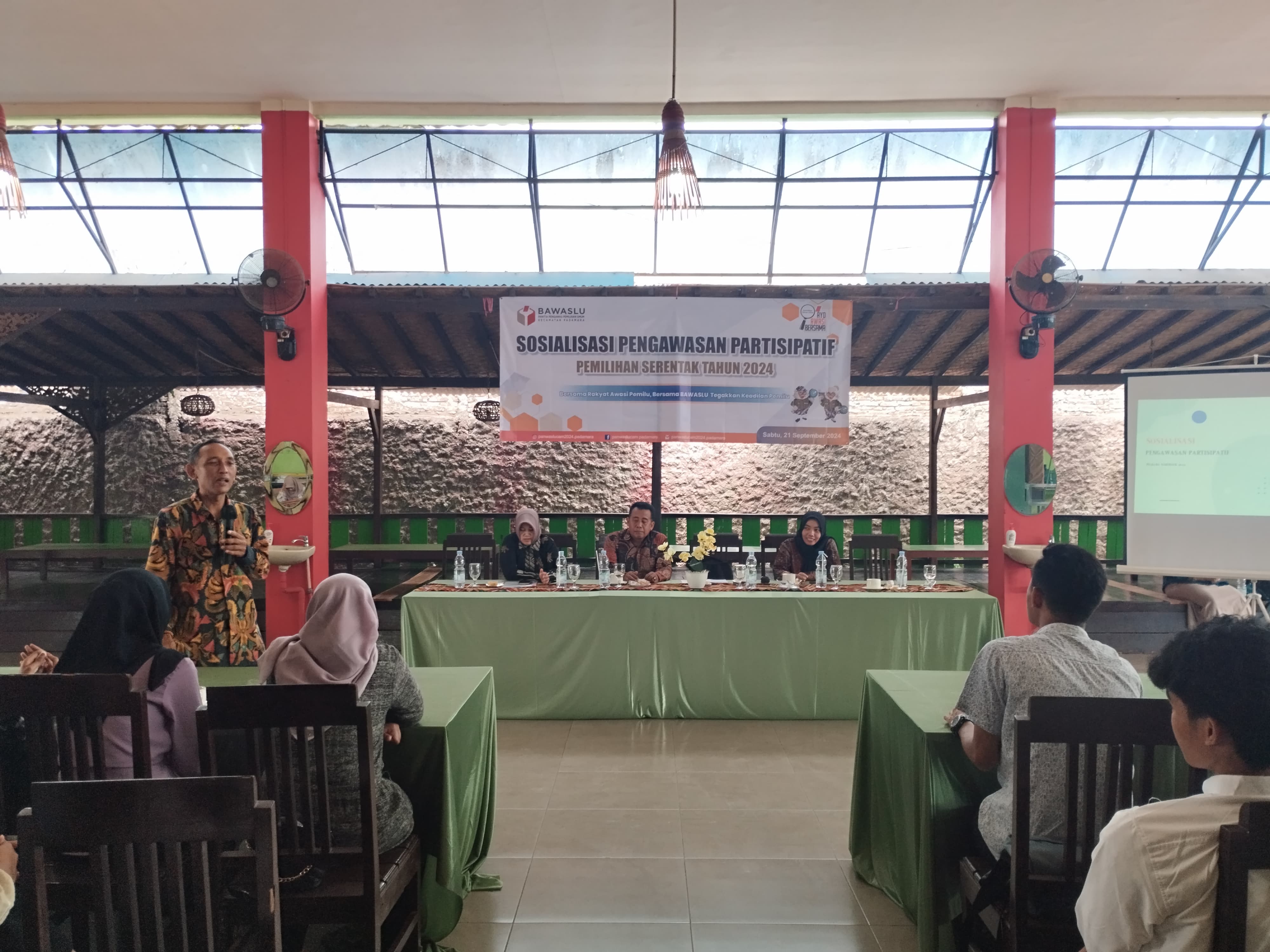 Bumikan Pengawasan Partisipatif, Panwaslucam Padamara Hadirkan Pemilih Pemula Ikuti Soswatif