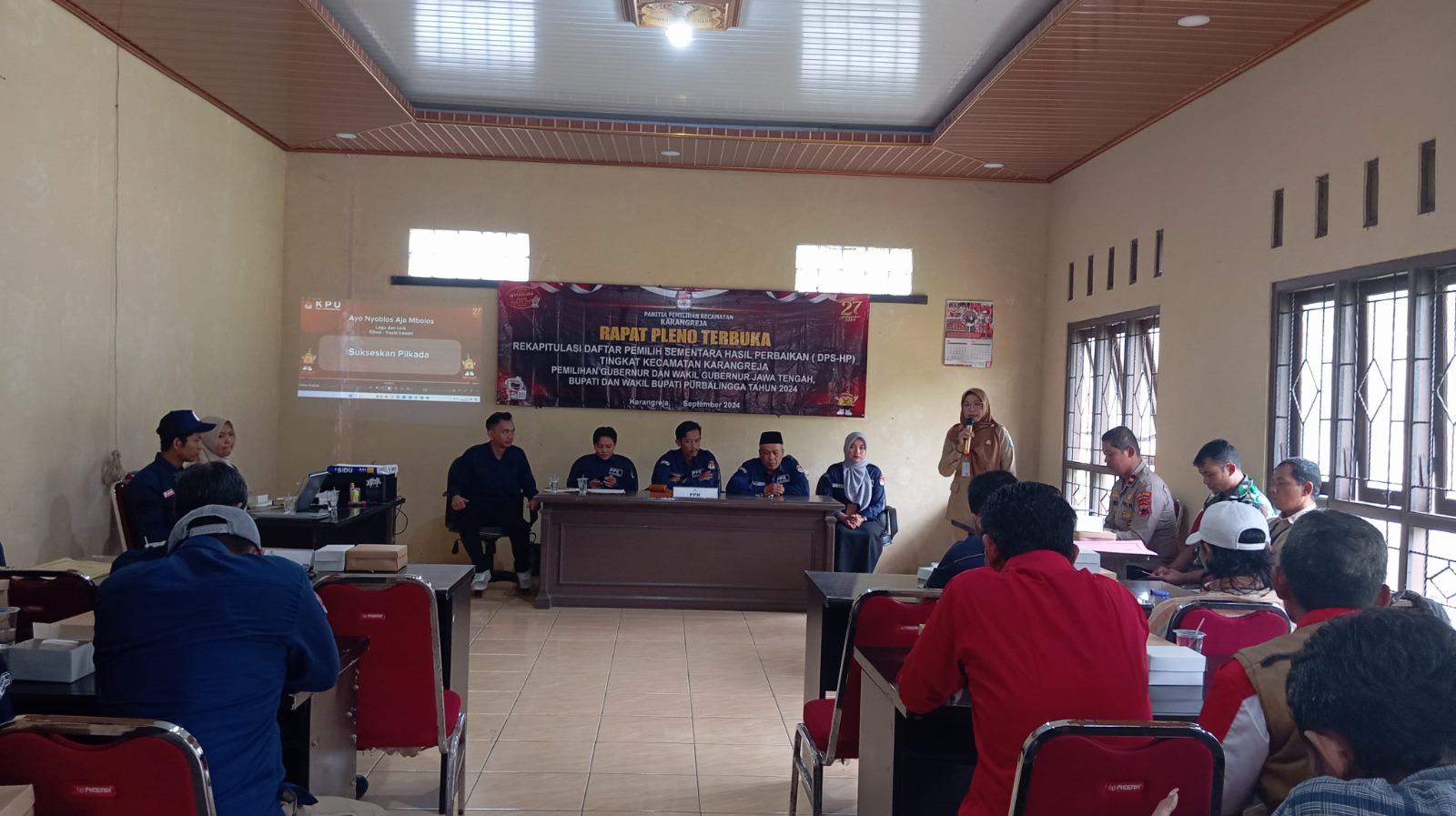 Panwaslu Karangreja Awasi Rapat Pleno Terbuka Rekapitulasi DPSHP