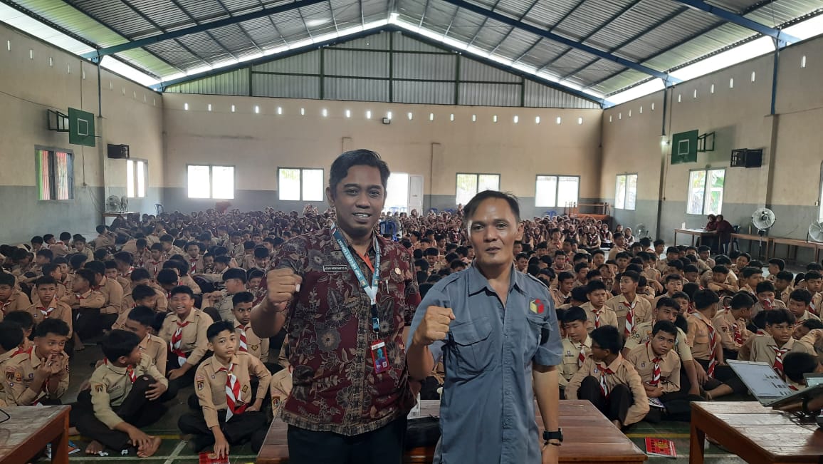 Bawaslu Purbalingga Kenalkan Demokrasi kepada Siswa SMP N 1 Mrebet melalui Pendidikan Karakter P5