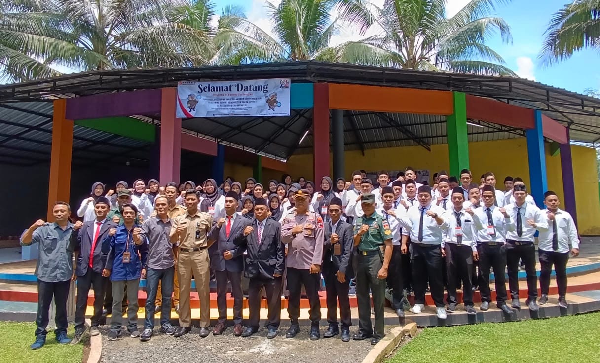 Panwaslu Karanganyar Lantik 64 Pengawas TPS untuk Wujudkan Pemilihan yang Bermartabat dan Berkualitas