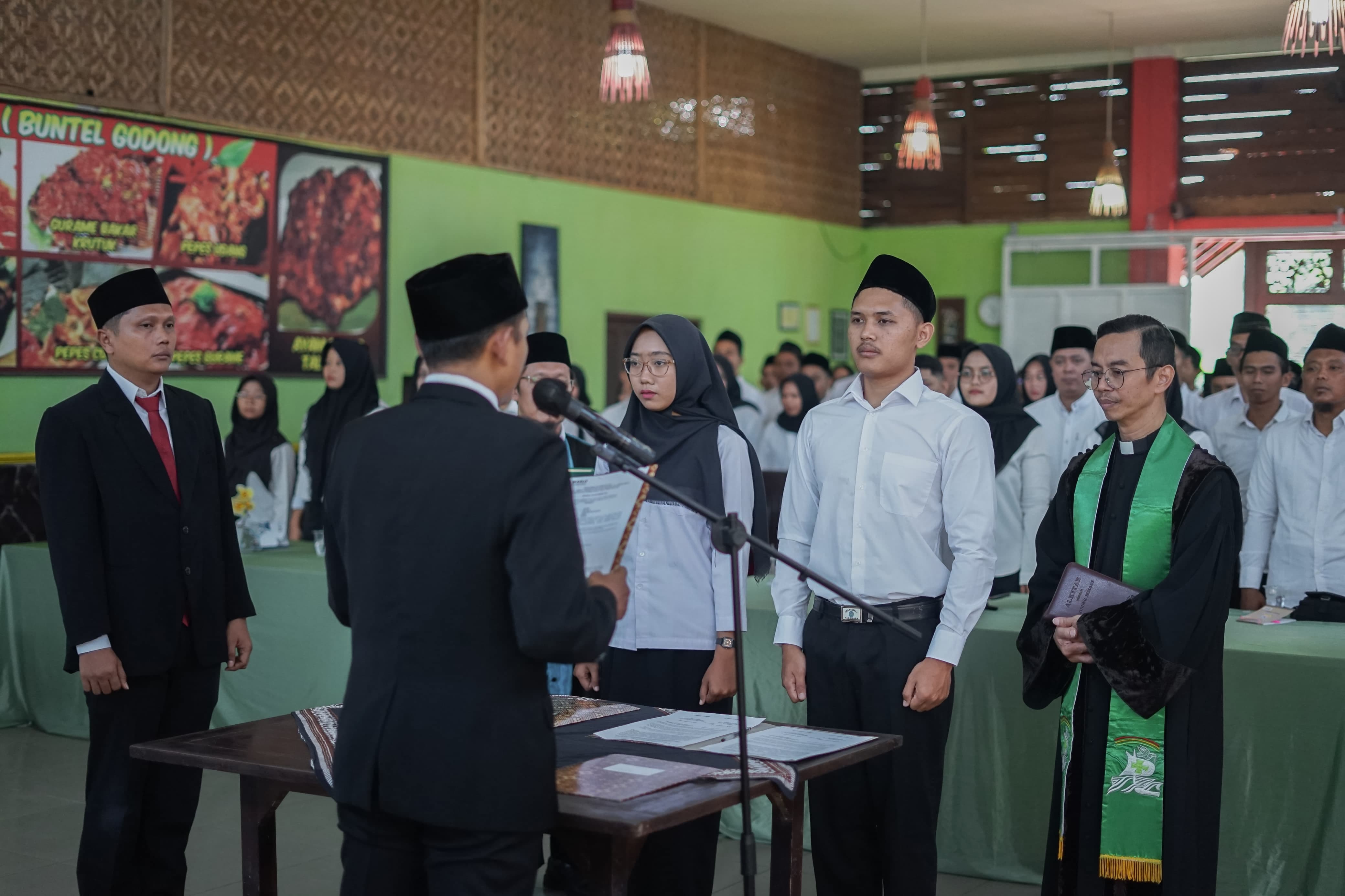 Panwaslu Kecamatan Purbalingga Lantik 86 Pengawas TPS untuk Sukseskan Pilkada 2024