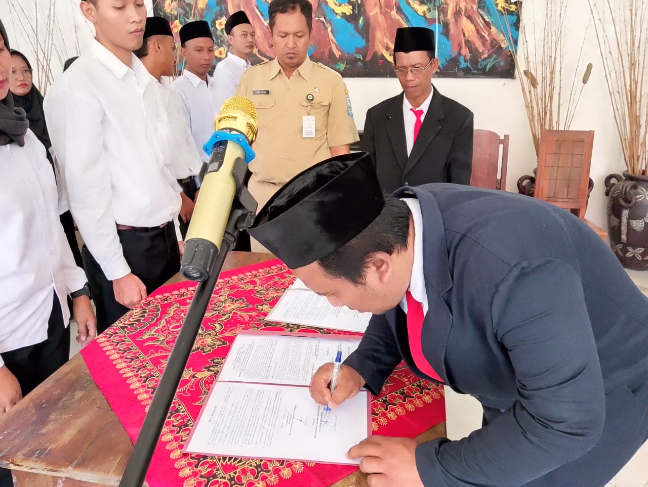 93 Pengawas TPS Se-Kecamatan Bojongsari Dilantik, Diharapkan Jaga Integritas dan Netralitas dalam Pemilu 2024