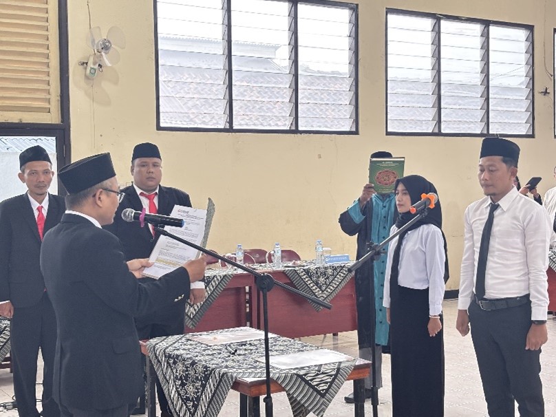 Panwaslu Kecamatan Kalimanah Lantik Pengawas TPS untuk Pemilihan Serentak 2024