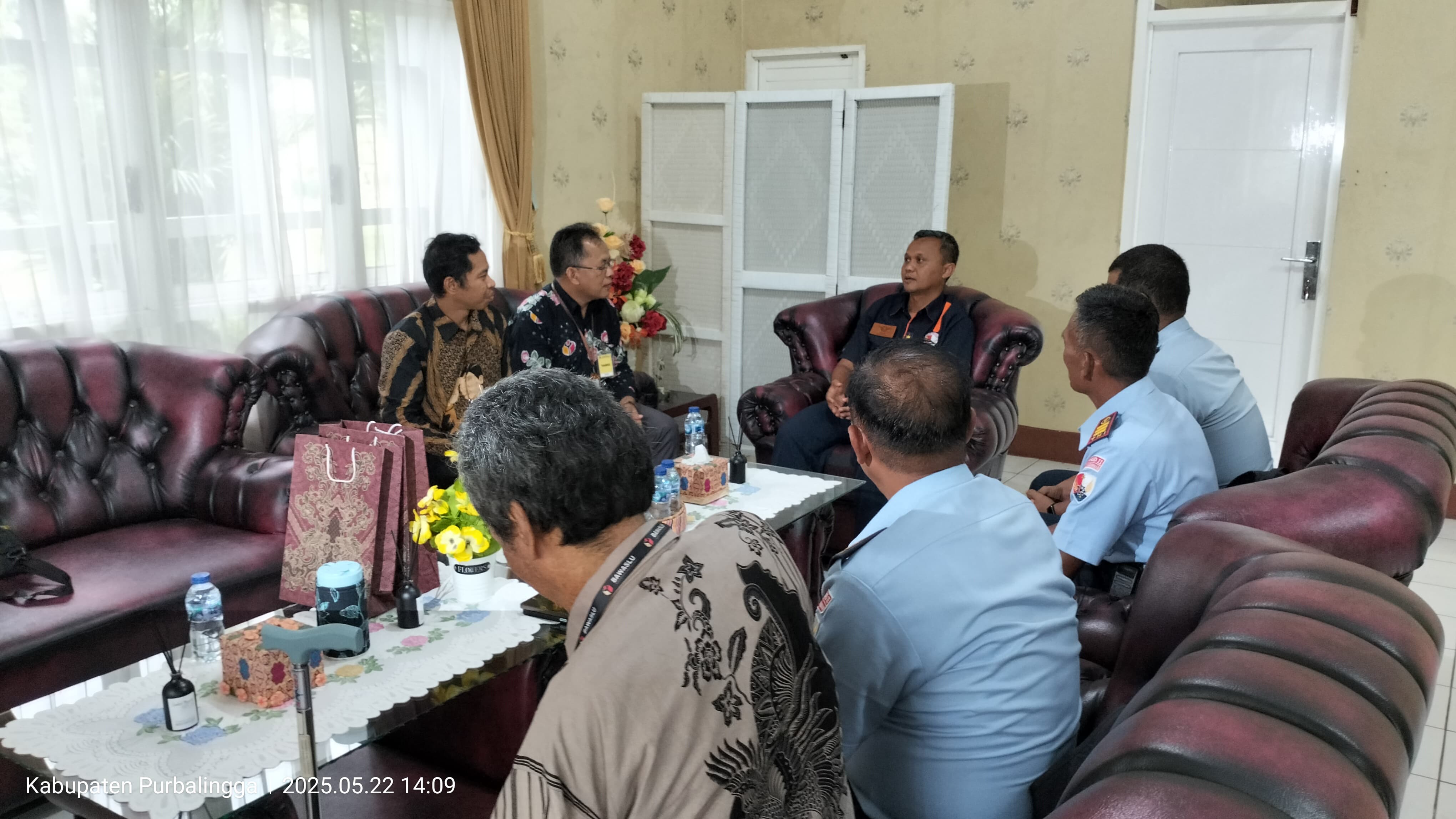 Bawaslu Purbalingga dan Lanud JB Soedirman Bahas Netralitas TNI dalam Pemilu