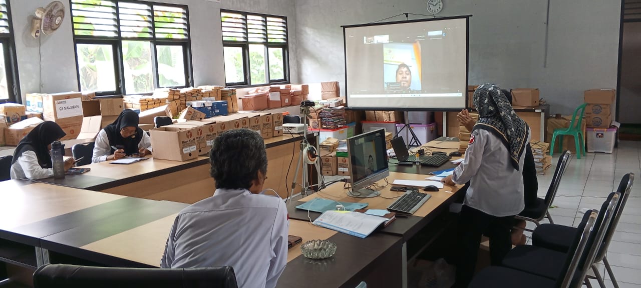 Bawaslu Purbalingga Ikuti Sosialisasi Monev Keterbukaan Informasi Publik 2025