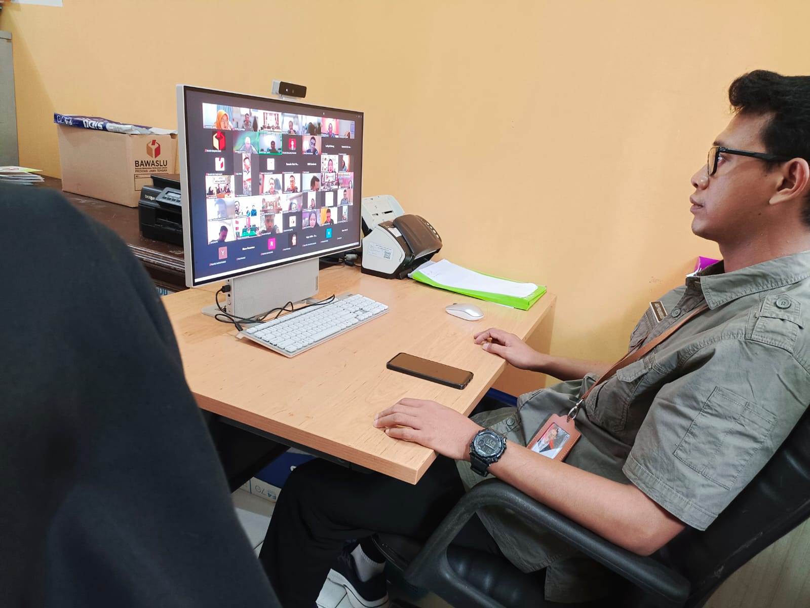 Bawaslu Purbalingga Ikuti Rapat Monitoring dan Evaluasi Kesekretariatan Secara Daring