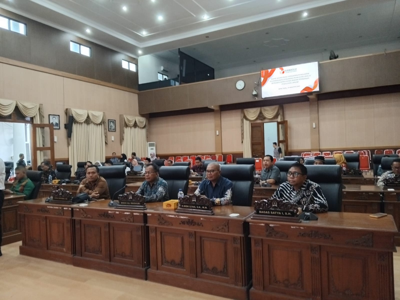 Bawaslu Kabupaten Purbalingga Ikuti Rapat Koordinasi Penguatan Kelembagaan di Kota Tegal