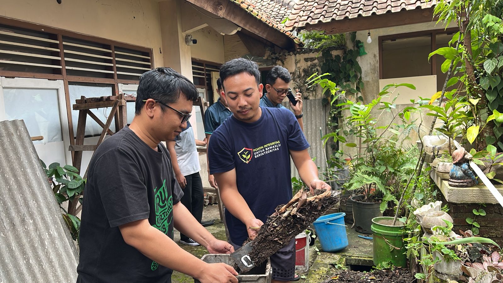 Bawaslu Purbalingga Galakkan Program "Jumpa Berlian" Dengan Aksi Bersih Lingkungan