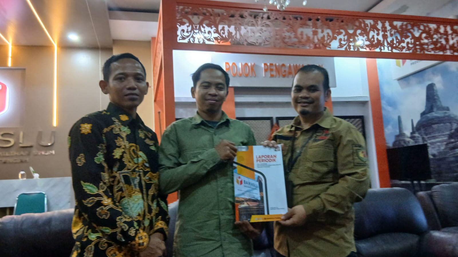 Bawaslu Purbalingga Sampaikan Laporan PDPB Triwulan III 2025 ke Bawaslu Jateng