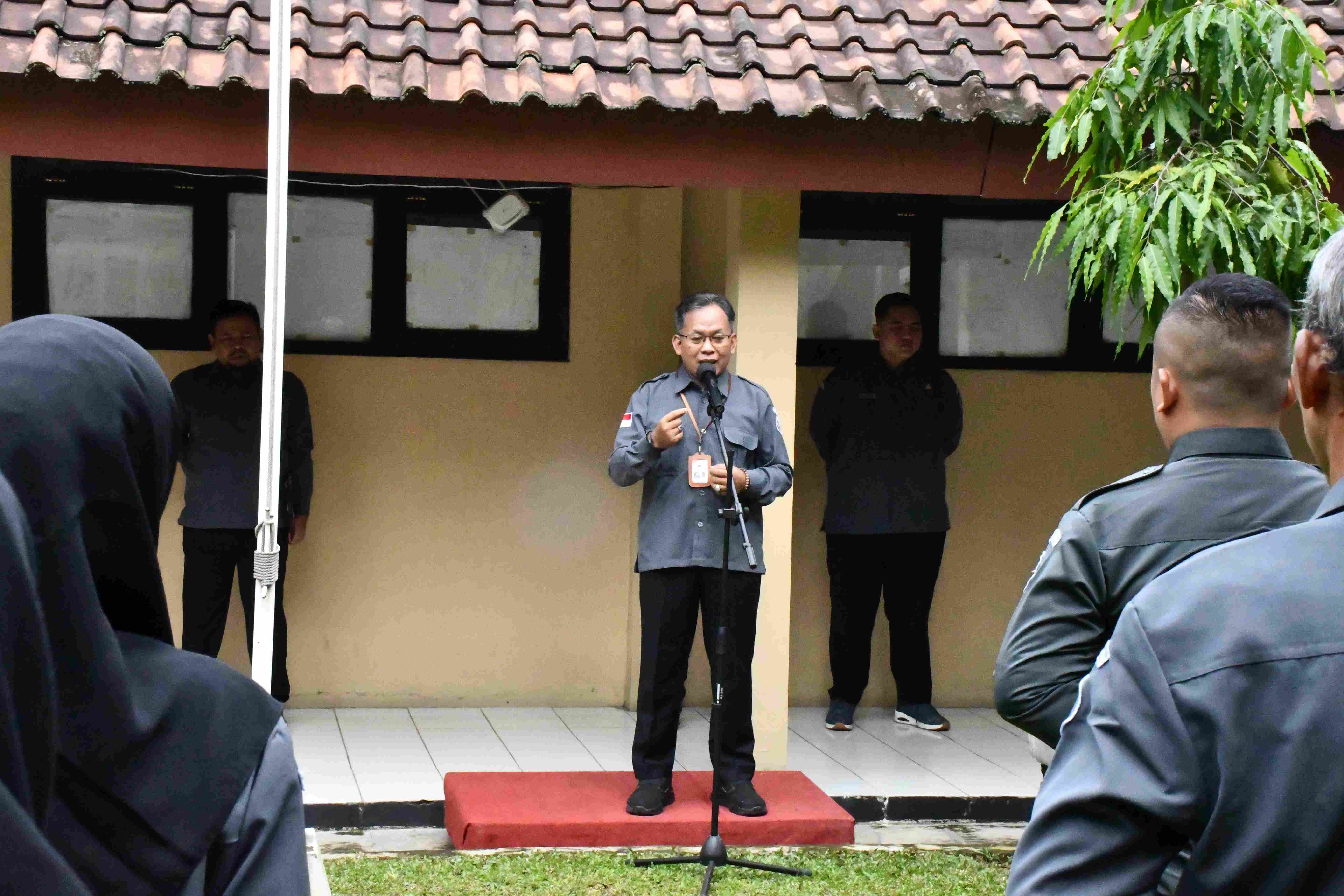 Apel Perdana Ramadan, Ketua Bawaslu Purbalingga Ajak Jajaran Produktif dan Disiplin