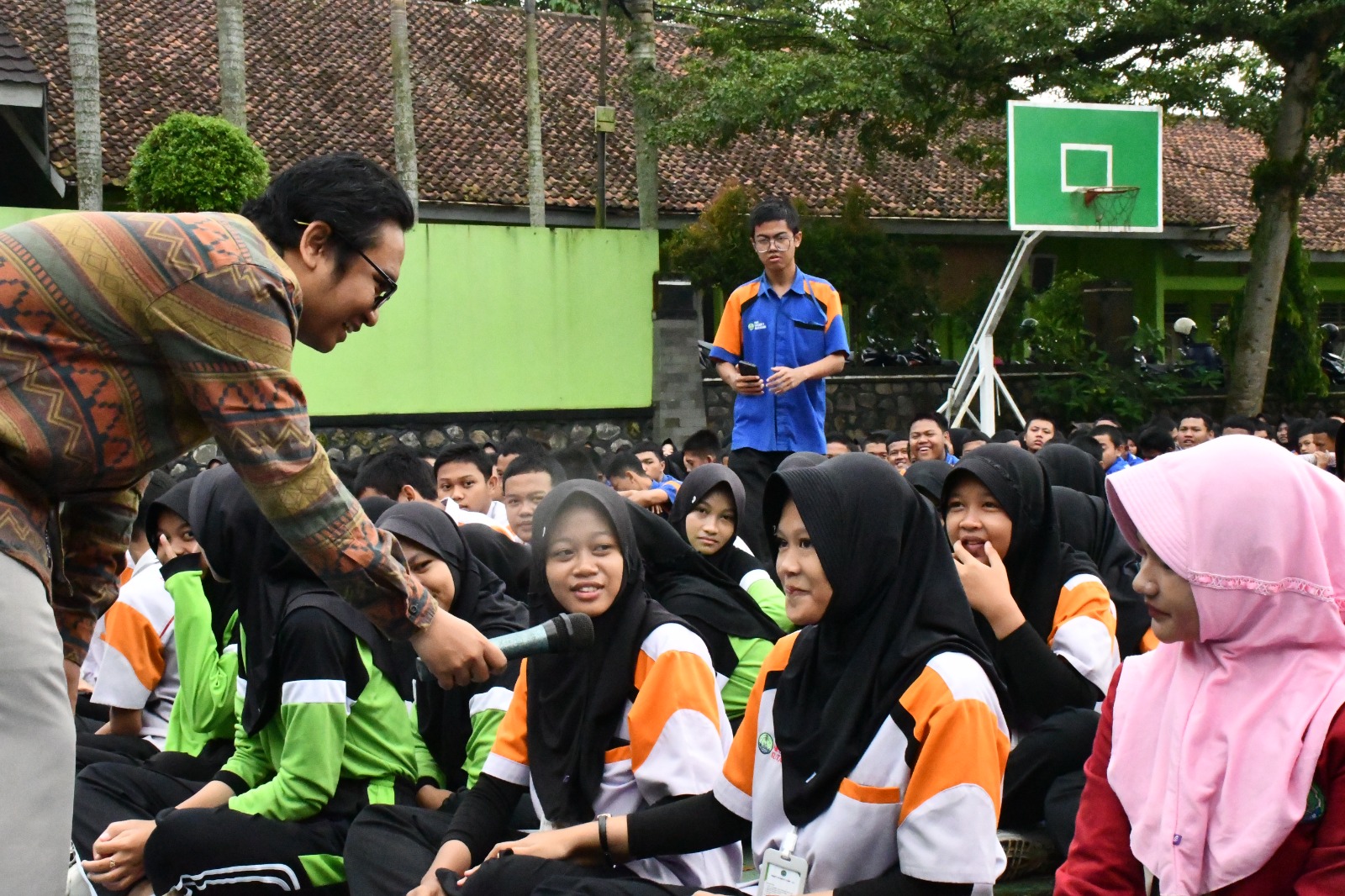 Bawaslu Purbalingga Sampaikan Sosialisasi Demokrasi dan Kepemiluan Kepada 960 Siswa SMK N 1 Kutasari