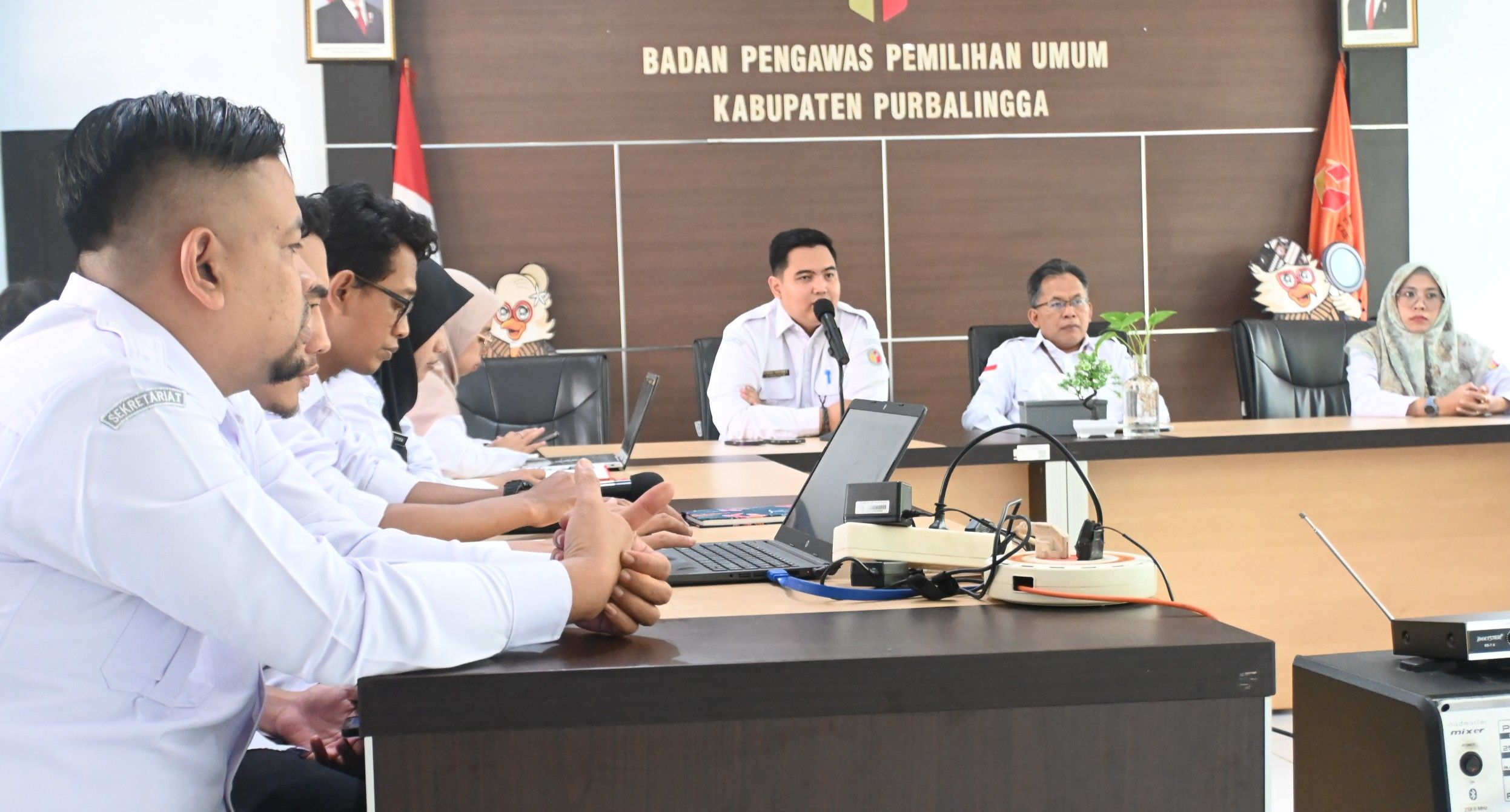 Perkuat Humas Digital, Bawaslu Purbalingga Bekali Staf Keahlian Desain Visual Canva