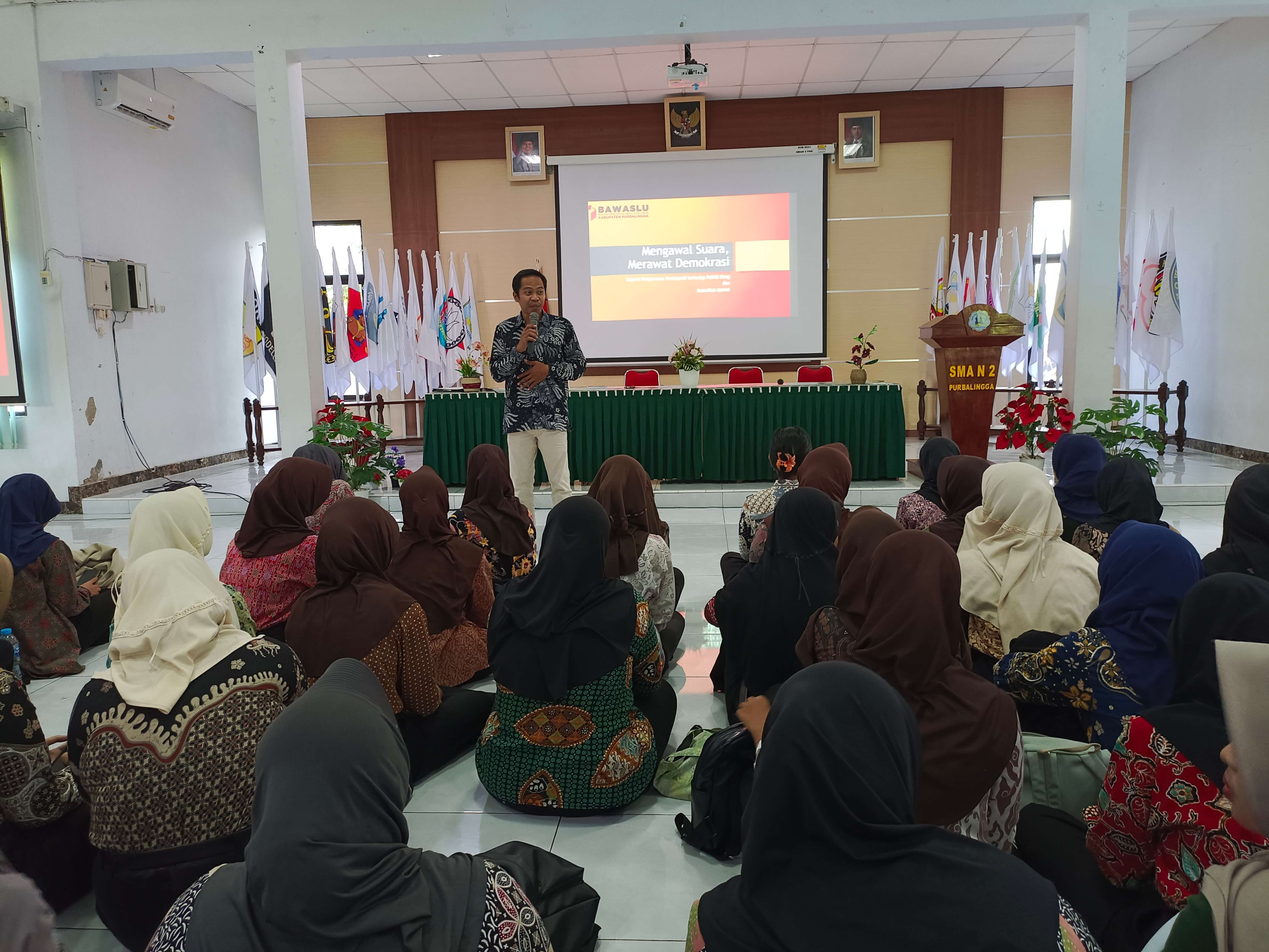 Bawaslu Purbalingga Gelar Sosialisasi Pengawasan Partisipatif Di SMA Negeri 2 Purbalingga