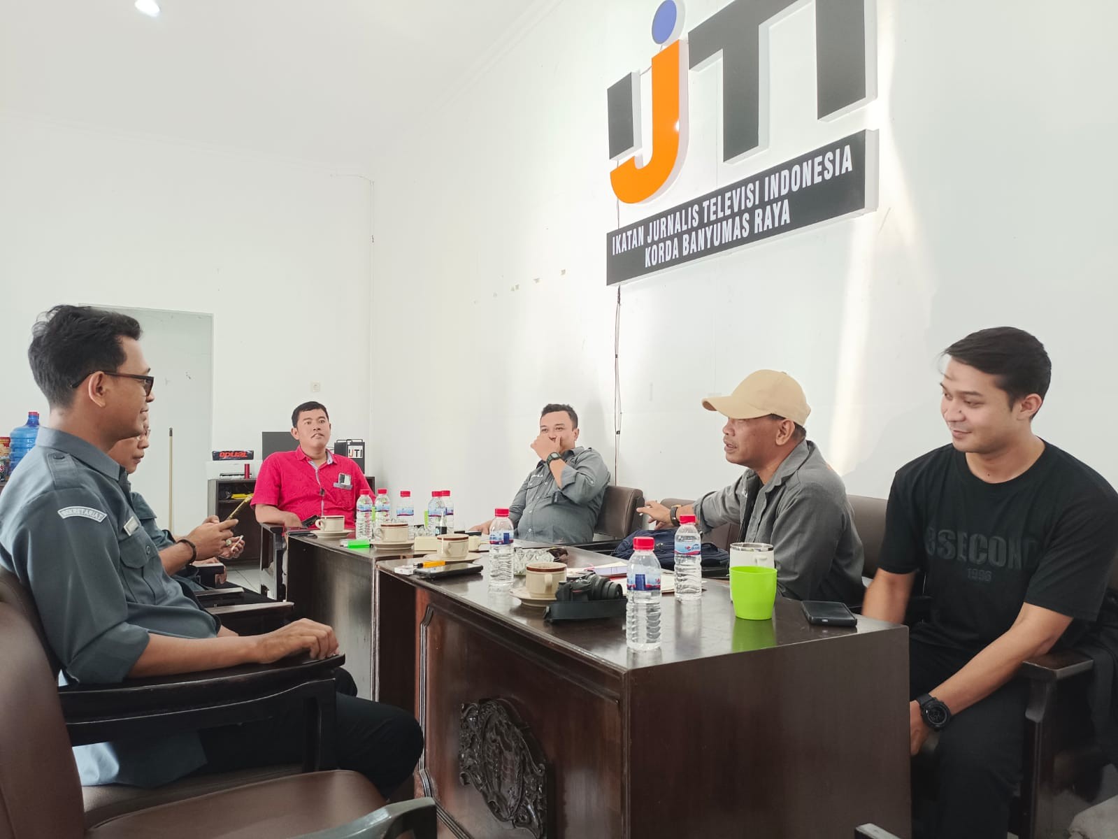 Perkuat Pengawasan Partisipatif, Bawaslu Purbalingga Sambangi IJTI Banyumas Raya