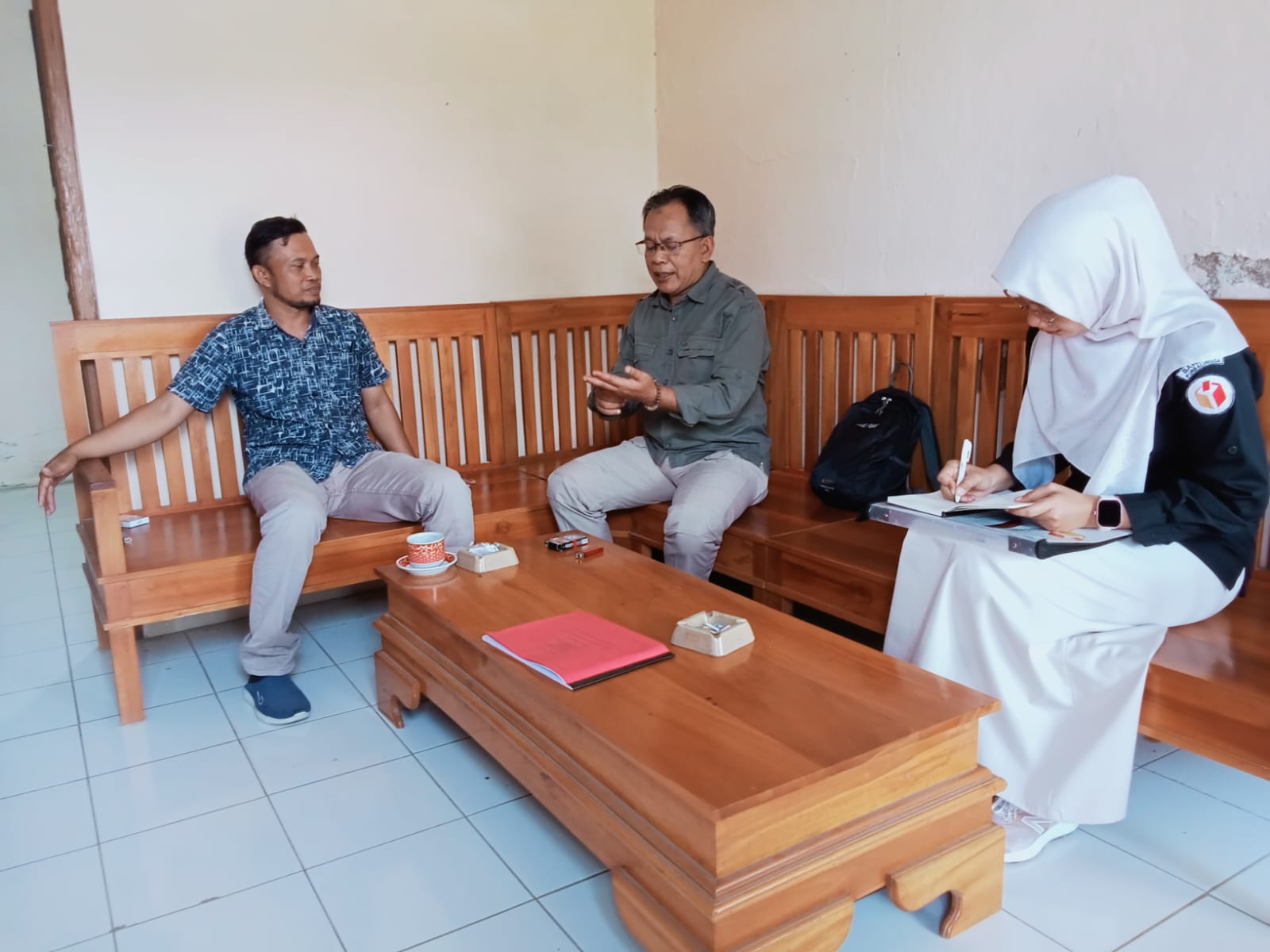 Ketua Bawaslu Purbalingga Lakukan Uji Petik Data Pemilih di Desa Brakas, Temukan Perubahan Data Kependudukan