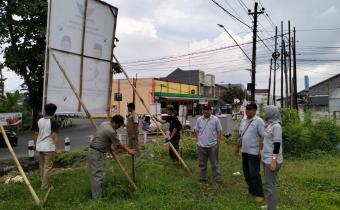 Sehari Jelang Kampanye, Panwaslucam Padama Dampingi Satpol PP Tertibkan 134 APS Melanggar