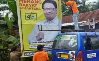 Tak Indahkan Imbauan, 148 APK Ditertibkan Panwaslucam Kertanegara