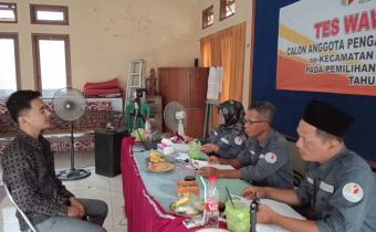 Laksanakan Tes Wawancara Calon PKD, Panwaslu Kecamatan Karangmoncol Tekankan Integritas dan Komitmen