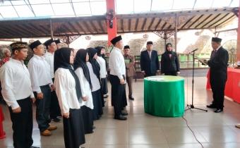 Panwaslu Kecamatan Padamara Lantik 14 Panwaslu Kelurahan/Desa