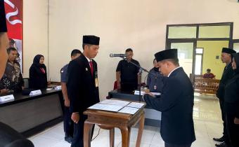 13 Anggota Panitia Pengawas Pemilihan Kelurahan/Desa Resmi Dilantik di Kecamatan Kejobong
