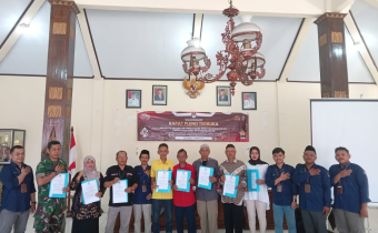 Panwaslu Apresiasi Kinerja PPK dan Pemerintah Kecamatan Karanganyar dalam Rapat Pleno DPHP