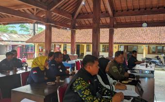 Panwaslu Karangjambu Temukan Ketidaksesuaian Data Pemilih dalam Rapat Pleno DPSHP