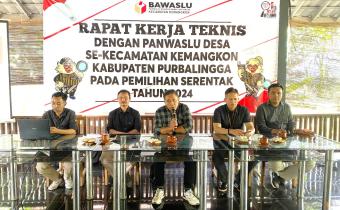 Meningkatkan kualitas Pengawasan Pilkada 2024 Panwaslucam Kemangkon menggelar Rakernis dengan Panwaslu desa