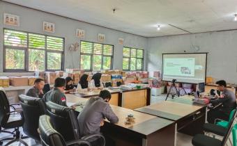 Bawaslu Kabupaten Purbalingga Ikuti Diskusi Literasi Pojok Pengawasan Volume 1 Tentang PDPB