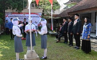 Bawaslu Purbalingga Gelar Upacara Bendera Peringati HUT RI Ke-80
