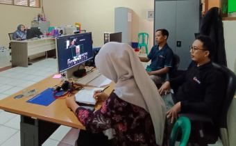 Bawaslu Purbalingga Raih Prestasi Kehumasan, Masuk 10 Besar Penulisan Berita dan Poster Terbaik se-Jawa Tengah