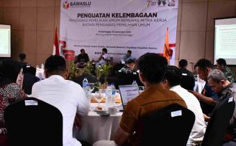 Bawaslu Purbalingga Gelar Penguatan Kelembagaan Pengawas Pemilu Bersama Mitra Kerja