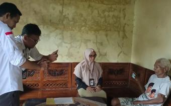 Awasi Coktas di Kutasari, Bawaslu Pastikan Tiga Warga Berusia Di Atas 100 Tahun Berhak Masuk Data Pemilih