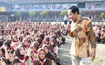 Sambangi SMKN 1 Bojongsari, Bawaslu Purbalingga Tekankan Bahaya Politik Uang Pada Siswa