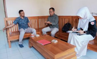 Ketua Bawaslu Purbalingga Lakukan Uji Petik Data Pemilih di Desa Brakas, Temukan Perubahan Data Kependudukan